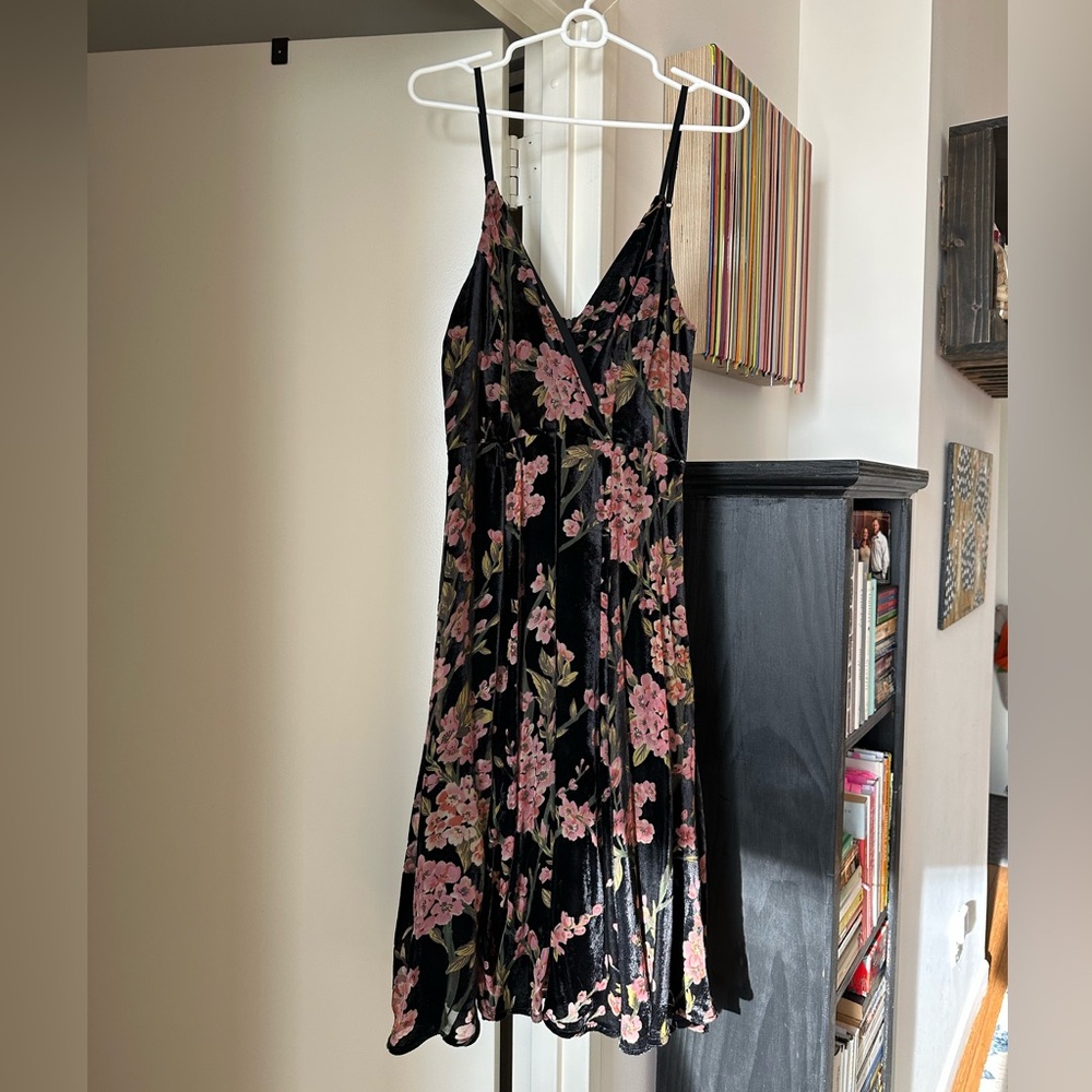 Chic Black and Pink Floral Maxi Dress